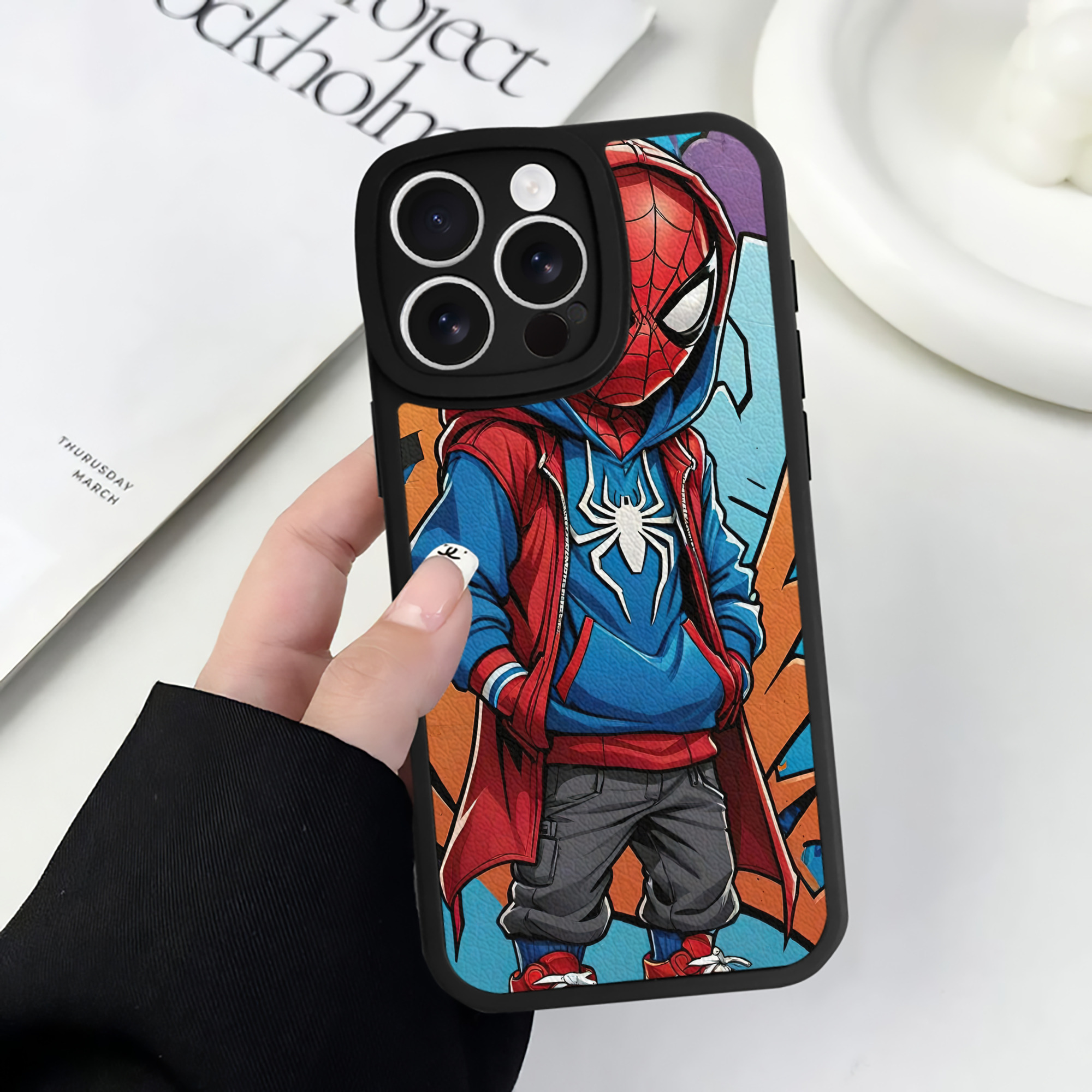 （画像用） Spider Man スパイダーマン 【iPhone 16シリーズ対応】シリコンスマホケース（レザー調） 材質：シリコン